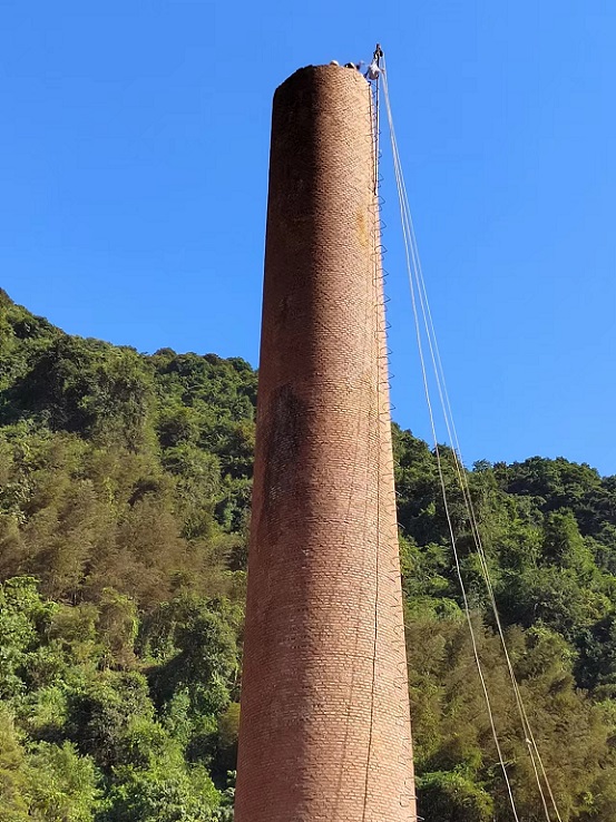 煙囪拆除公司:引領更加環保,高效的新拆除方式